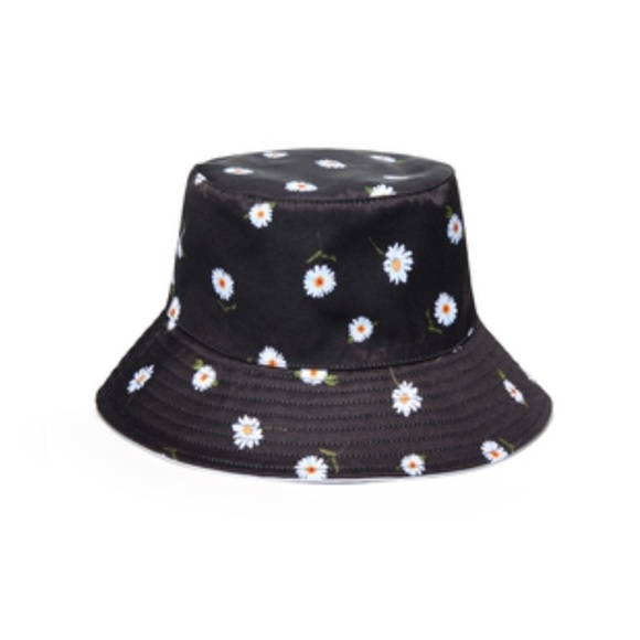 🤍New! Alice + Olivia Reversible Bucket Hat - Picture 2 of 8